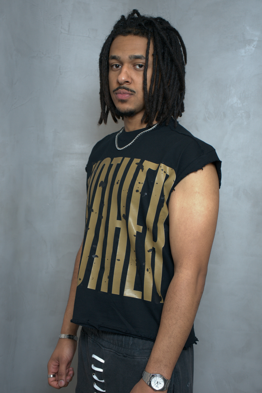 SLEEVELESS T-SHIRT To Whiten Fabric