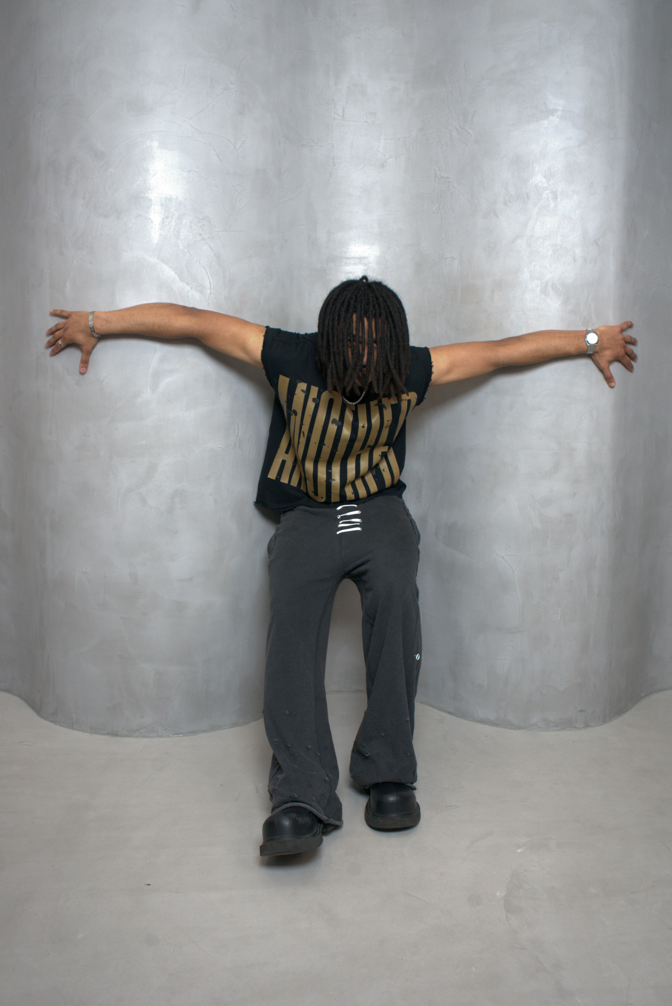 SLEEVELESS T-SHIRT To Whiten Fabric